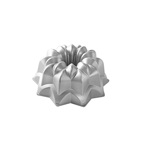 Nordic Ware Pro Cast Star Bundt Pan