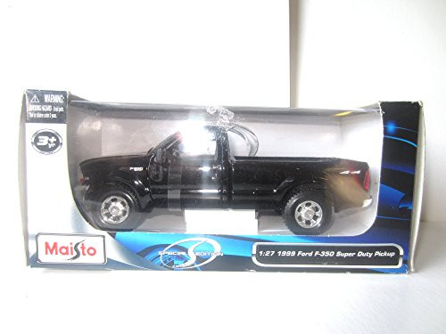 Maisto Die Cast 1 24 Scale Red 1970 Dodge Challenger R T Coupe