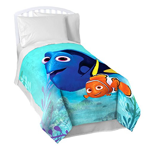 Disney/Pixar Finding Dory Stingray Friends Plush Twin Blanket, 62" x 90"