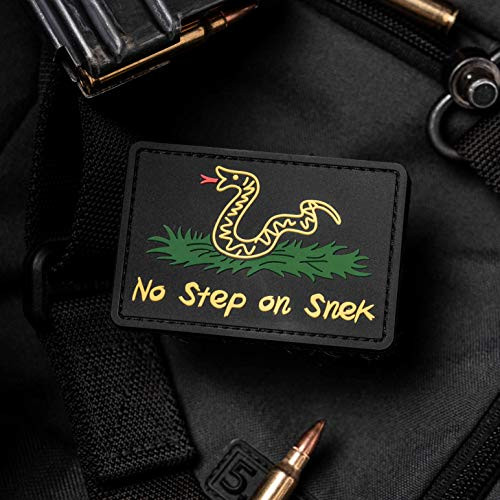 No Step On Snek PVC Rubber Morale Patch  Hook Backed with Loop Attachment Piece That Can Be Sewn On  Modern Dont Tread On Me Version by NEO Tactical -Black-