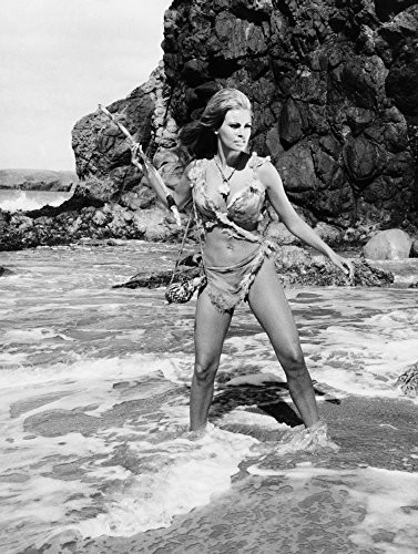Posterazzi One Million Years B.C. Raquel Welch 1966. Photo Poster Print, (8 x 10)