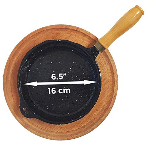 Provoletera - Provolone/Provoleta Melted Cheese Pan. Made of Cast Iron, with Enameled Finish and Wood Handle Hand-made in Argentina. Provoletera - Provolone/Provoleta Melted Cheese Pan. Made of Cast Iron, with Enameled Finish and Wood Handle Hand-made in Argentina.