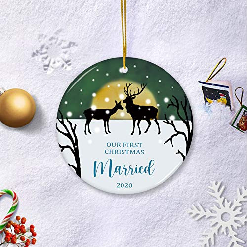 HaiGuoQu Our First Christmas Married - Christmas Ornament - Holiday Ceramic Keepsake 3" Flat Circle Porcelain - Ceramic Disk - Christmas Tree Ornament - Gifts Idea for Christmas Keepsake Presents