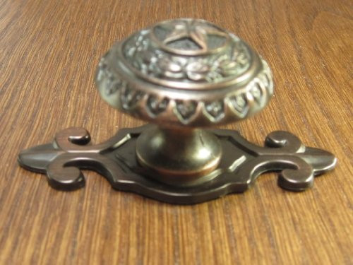 Sonoma Cabinet Hardware Lone Star Knob Venetian Bronze with Fleur-de-lis Backplate