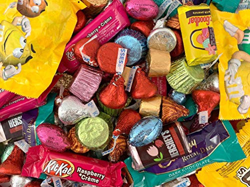 HERSHEY'S Candy Bar HERSHEY'S EGGS- Reese's Cups- KISSES- KITKAT Miniatures- ROLO- and More -3 Pound Bag-