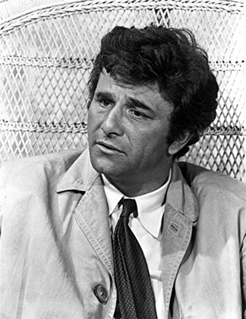 Peter Falk sitting on a cane chair Photo Print (8 x 10) Peter Falk sitting on a cane chair Photo Print (8 x 10)