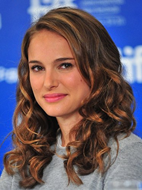 Posterazzi EVC1014SPGXX014H Natalie Portman Black Swan Press Conference Toronto International Film Festival -Tiff- 8 x 10 Posterazzi EVC1014SPGXX014H Natalie Portman Black Swan Press Conference Toronto International Film Festival -Tiff- 8 x 10