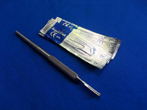 1 O.R GRADE ROUND SCALPEL HANDLE 4  plus 5 STERILE SURGICAL BLADE 24  plus 5 STERILE SURGICAL BLADES 25 - HTI BRAND-