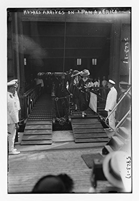 1900 Photo C.E. Hughes arrives on "Pan American"