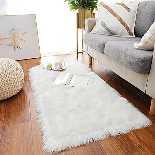 ISEAU Soft Faux Fur Fluffy Area Rug, Luxury Fuzzy Sheepskin Carpet Rugs for Bedroom Living Room, Shaggy Silky Plush Carpet Bedside Rug Floor Mat, 2ft x 3ft, White