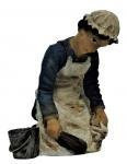 Melody Jane Dollhouse Victorian Maid Scrubbing Floor 1:12 People Resin Figure