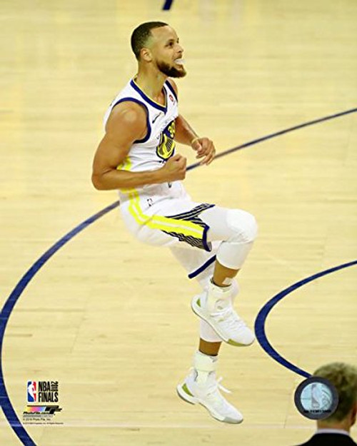 Stephen Curry Golden State Warriors 2018 NBA Action Photo -Size: 8" x 10"- Stephen Curry Golden State Warriors 2018 NBA Action Photo -Size: 8" x 10"-