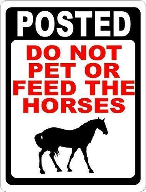Crysss Retro Metal Sign Wall Decor Metal Sign Great Aluminum Sign Posted Do Not Pet Or Feed Horses Sign Safety for Horse Stables Pastures 8 x 12 Inch Vintage Signs Plates Printed
