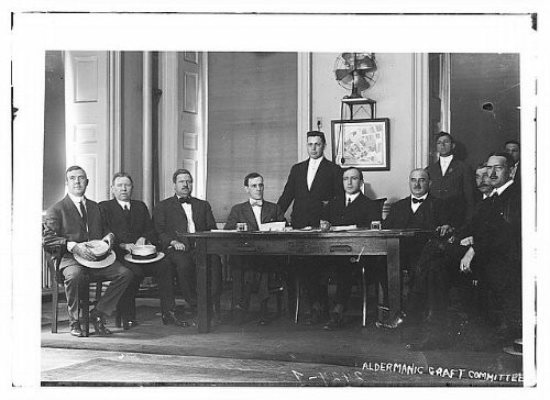 HistoricalFindings Photo: Aldermanic graft Committee,1910-1915,Table,Men,Fan HistoricalFindings Photo: Aldermanic graft Committee,1910-1915,Table,Men,Fan