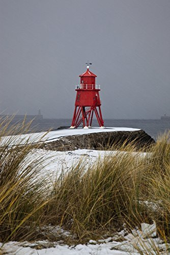 Posterazzi A Red Lighthouse Along The Coast South Shields Tyne And Wear England Poster Print- -12 x 19-