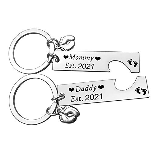Pregnancy Announcement Gifts Mommy and Daddy Est 2021 Keychain Set New Parents Gift Mom to be Gift Parents to be Keyrings First Time Dad Gifts New Mom Jewelry