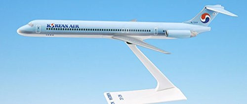Flight Miniatures Korean Air McDonnell Douglas MD-82 1:200 Scale Display Model with Stand