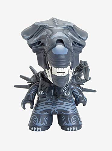 Titans 6.5" Limited Edition Glow-in-The-Dark Alien Queen Vinyl Figure