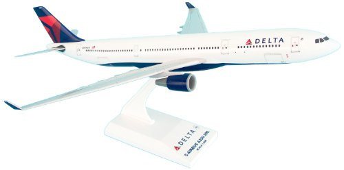 Daron Skymarks Delta A330-300 New Livery Model Kit (1/200 Scale)