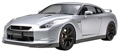 Tamiya Nissan GT-R R35 - 1/24 Scale Model Kit 24300 Tamiya Nissan GT-R R35 - 1/24 Scale Model Kit 24300