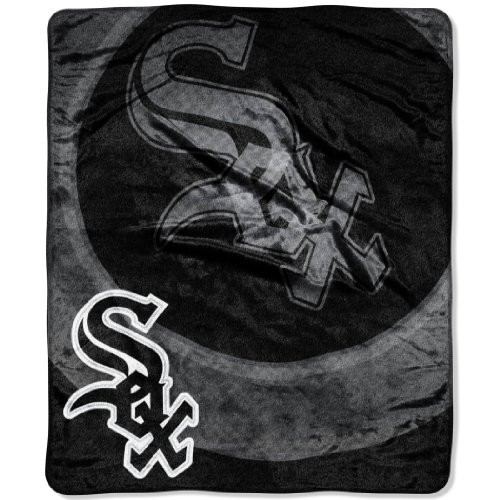 MLB Chicago White Sox Raschel Plush Throw Blanket, Retro Design