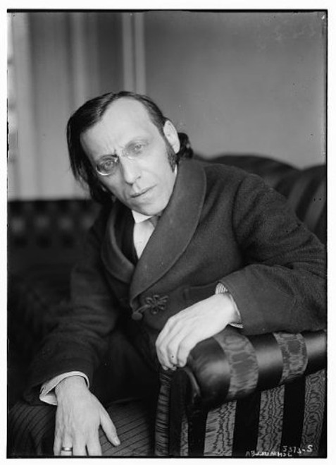 HistoricalFindings Photo: Schmuller,Coats,Jackets,Chairs,Furniture,Glasses,Portraits,Men,Bain News Service