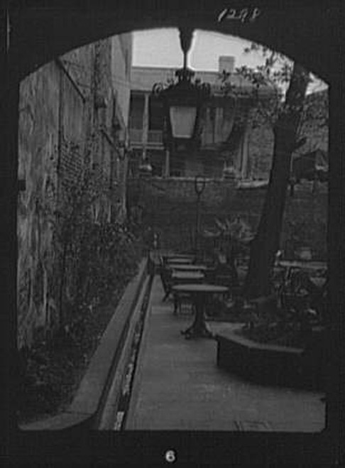 HistoricalFindings Photo: Courtyard,Tables,Chairs,Buildings,New Orleans,Louisiana,LA,Arnold Genthe,1920 2