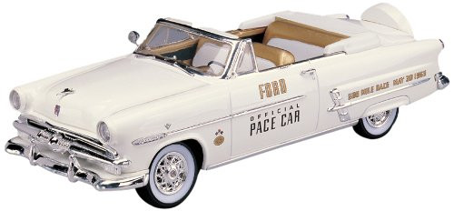 Lindberg Models 1953 Ford Convertible Indy Pace Car