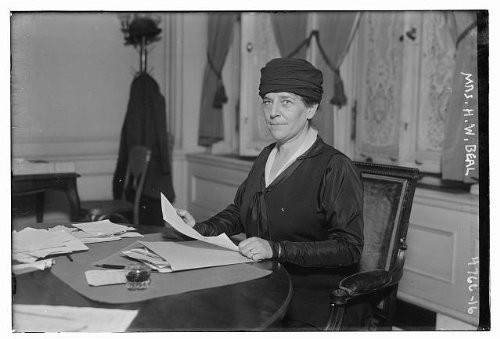 HistoricalFindings Photo: Mrs. H.W. Beal,paperworks,Women,desks,Chair,Portrait Photographs