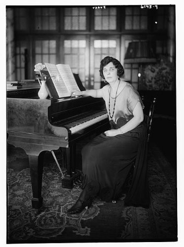 HistoricalFindings Photo: Freer,Women,Musical Instruments,Pianos,Sheet Music,vases,Chair,Bain News Service