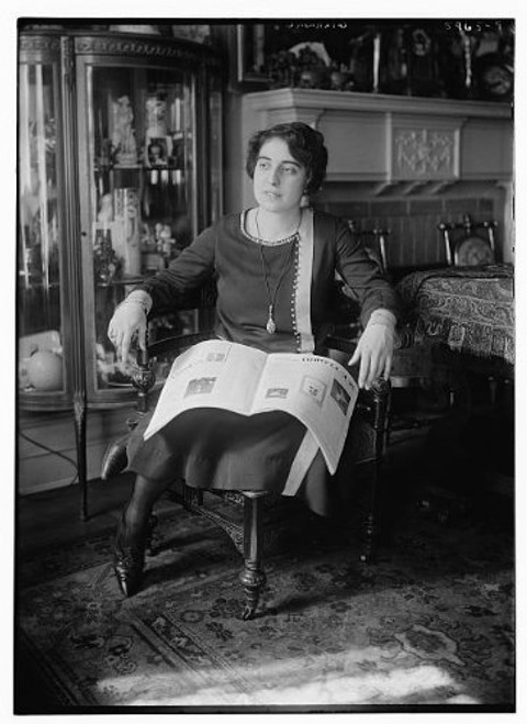 HistoricalFindings Photo: Dusolina Giannini,Soprano,Singer,Newspapers,Reading,Chairs,Bain News Service