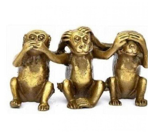 Froiny Miniature Copper Statue Three Wise Monkeys Ornament Hear See Speak No Evil 3 Monkey Crafts Office Desktop Decoration Random Style Froiny Miniature Copper Statue Three Wise Monkeys Ornament Hear See Speak No Evil 3 Monkey Crafts Office Desktop Decoration Random Style