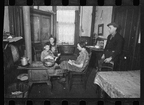 HistoricalFindings Photo: Bedroom,Relief Family,Kitchens,stoves,Chairs,interiors,Cincinnati,Ohio,OH,1935