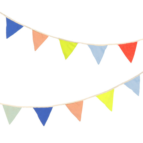 Meri Meri Multicolor Knitted Flag Garland (Pack of 1)