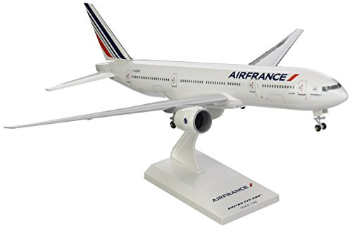Daron Skymarks Air France 777-200 with Gear Model Kit (1/200 Scale)