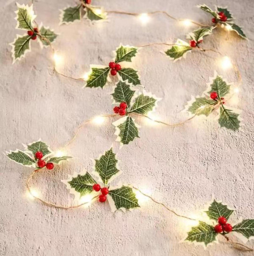 Christmas String Lights,20 LED 7 FT Christmas Garland with Lights Battery Operated, Red Berry Green Leaves LED Fairy String Lights Copper Wire Lights for Indoor Outdoor New Year Festival Party Decor