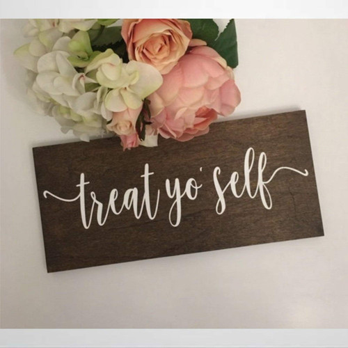 ArogGeld Treat Yo' Self Wood Signs,Wooden Wall Hanging Art,Inspirational Farmhouse Wall Plaque,Rustic Home Decor for Living Room,Nursery,Bedroom,Porch,Gallery Wall,Housewarming Gift