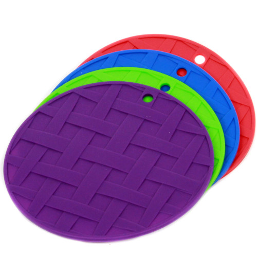Chef Craft Select Silicone Trivet with Basket Weave Design, 7 inches in diameter, Color May Vary