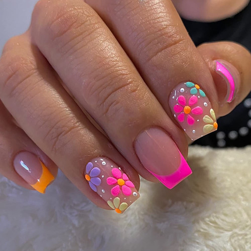 Short Press on Nails Square Fake Nails Acrylic French Nude Pink False Nails with Flower Designs Full Cover Glue on Nails Stick on Nails Acrylic Artificial Nails for Women
