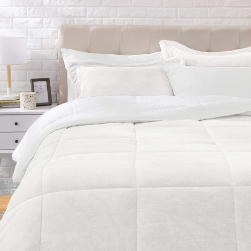 Amazon Basics Ultra-Soft Micromink Sherpa 3-Piece Comforter Bed Set, King, Cream, Solid