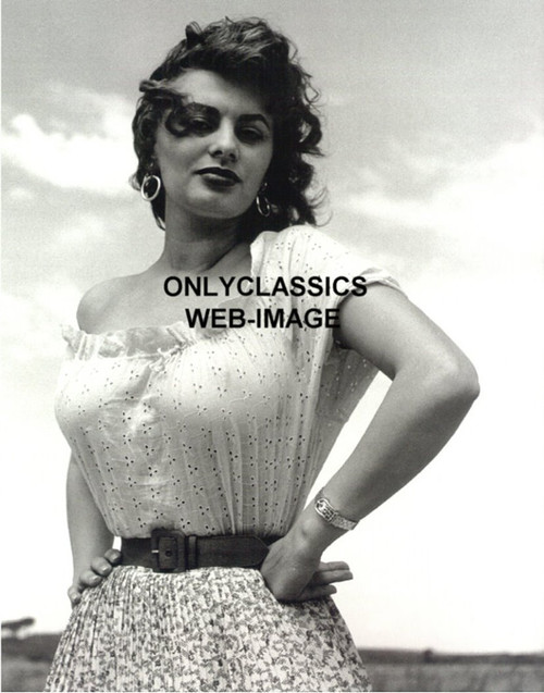 OnlyClassics 1955 Sexy Actress Sophia Loren Philippe HALSMAN 11X14 Photo Pinup Cheesecake OnlyClassics 1955 Sexy Actress Sophia Loren Philippe HALSMAN 11X14 Photo Pinup Cheesecake