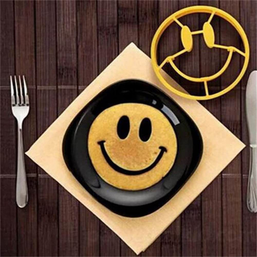 Breakfast Omelette Mold Silicone Egg Pancake Ring Shaper Cooking Tool DIY Kitchen Accessories Gadget Egg Fired Mould (Smile)