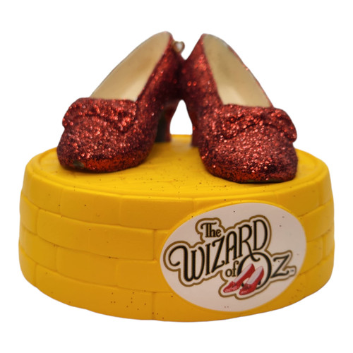 Hallmark 2016 Christmas Ornament THE WIZARD OF OZ RUBY SLIPPERS Ornament With Lights