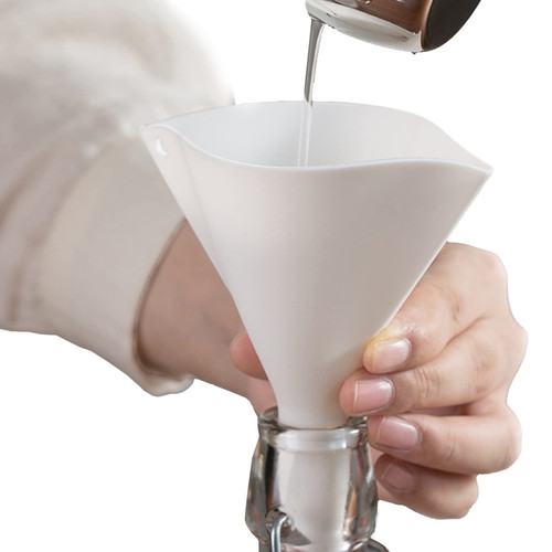 Silicone Funnel Food Grade Fan-Shaped Silicone Funnel Water Bottle Liquid Transfer for Kitchen Use Foldable Funnel Water Bottle Liquid Transter FDA -White