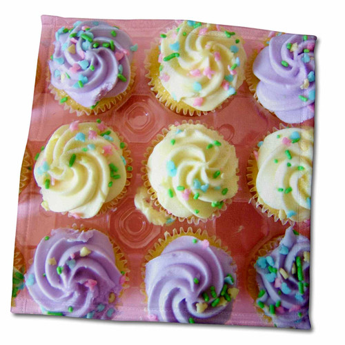 3dRose Florene Food n Beverage - Cupcakes On Pink I - Towels (twl-17220-3)