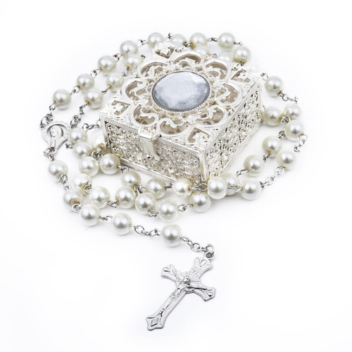 FLAFARY Rosary Set, First Communion Rosary for Girls and Boys, Rosary Beads Catholic for Men, Women and Kids Pack in Holy Cup Metal Gift Box, Rosary Necklace as Gifts for Mother, Grandmother, Elders(White) FLAFARY Rosary Set, First Communion Rosary for Girls and Boys, Rosary Beads Catholic for Men, Women and Kids Pack in Holy Cup Metal Gift Box, Rosary Necklace as Gifts for Mother, Grandmother, Elders(White)
