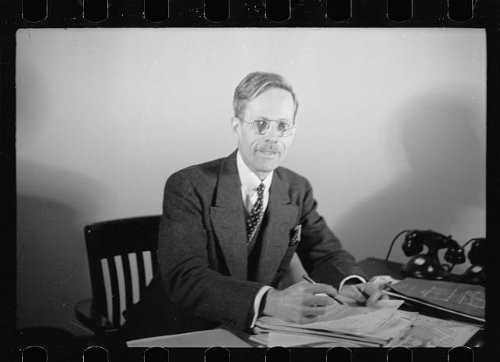 HistoricalFindings Photo: Men,Offices,desks,Tables,Paperwork,Portrait Photographs,1935 6