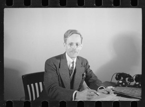 HistoricalFindings Photo: Men,Offices,desks,Tables,Paperwork,Portrait Photographs,1935 7