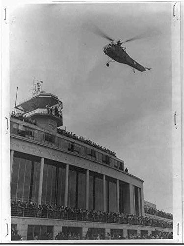 HistoricalFindings Photo: 25th Anniversary of Air Mail Service,Washington National Airport,1943,Helicopter