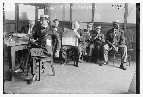 HistoricalFindings Photo: Anteroom,Rep. National Committee,Man Reading Newspaper,Desk,Cane,Bain News